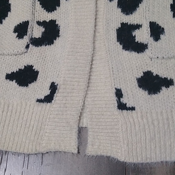 Dreamers by Debut Leopard Cheetah Print Cardigan Sweater Shrug Size M/L - Picture 5 of 11